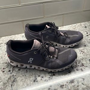 On Women's Cloud Running Shoe × 1 9.5 / SHARK/PEBBLE